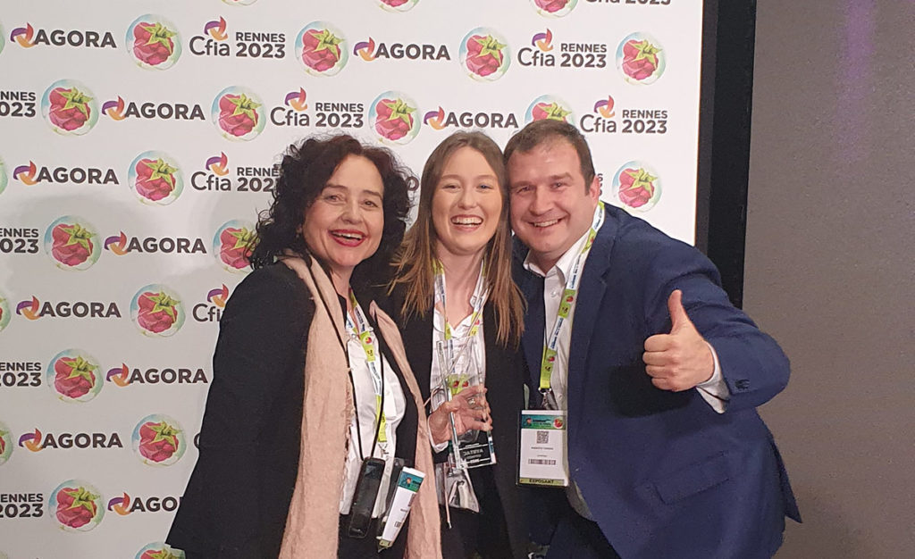 El equipo de Ayrtac recoge el premio Trophée L'Innovation en la feria CFIA de Rennes